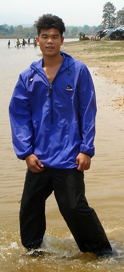 lake masturbation in wet clothes